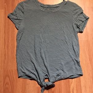 A women’s small tee